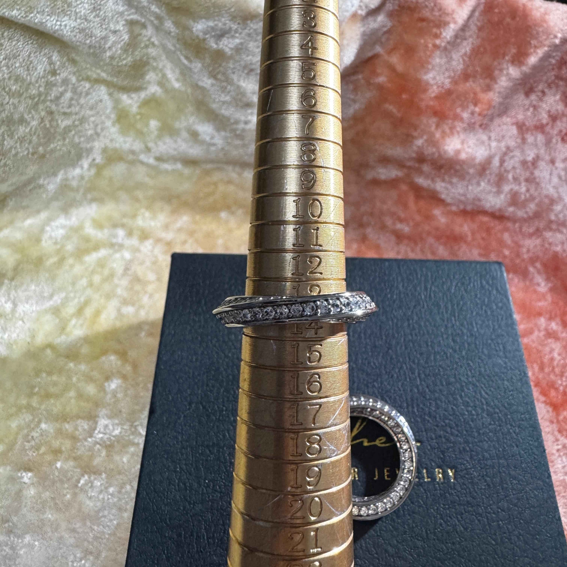 施華洛水晶烏比斯環滿鑽戒（合金）港碼14